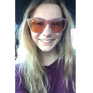 Meet your Posher, Belle